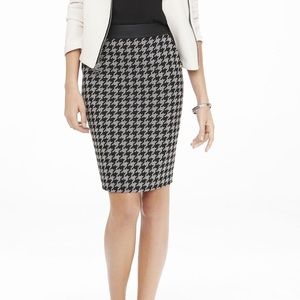 Like New EXPRESS houndstooth skirt w/ leather trim